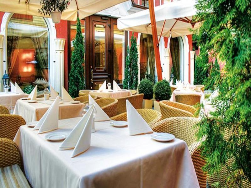 Optima Collection Podil Plaza Hotel Kiev Exterior foto