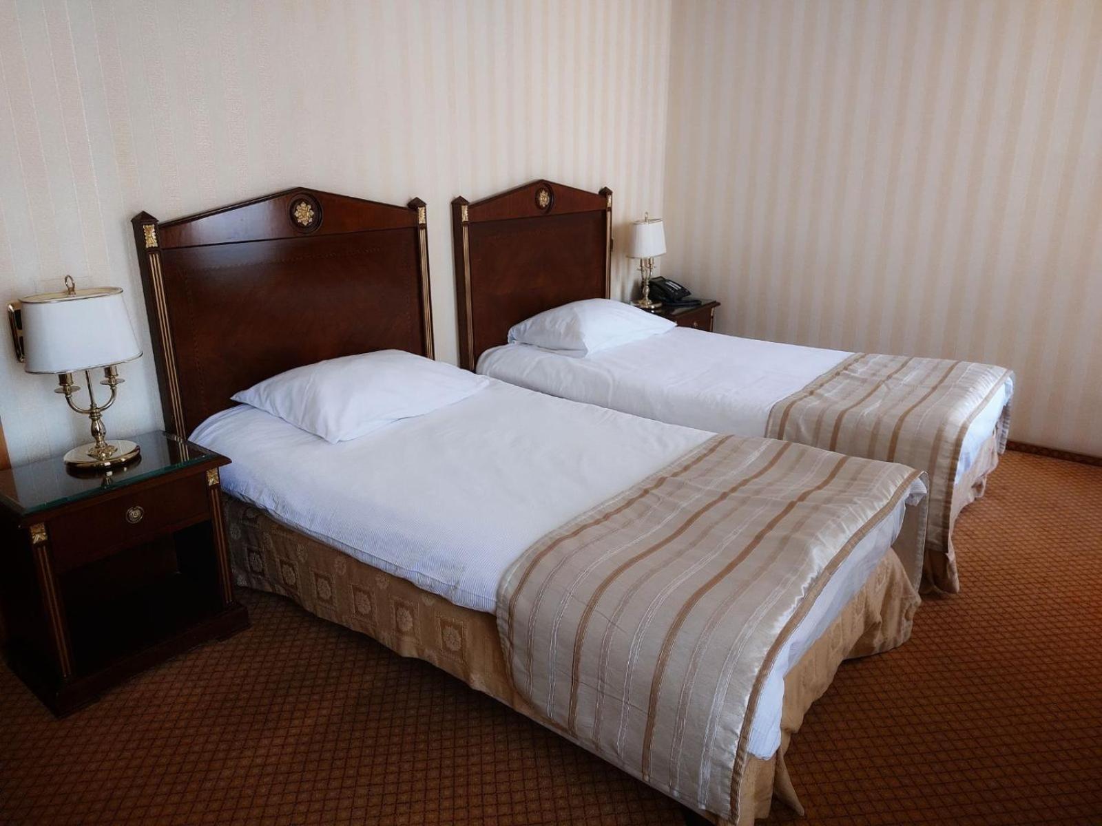 Optima Collection Podil Plaza Hotel Kiev Exterior foto