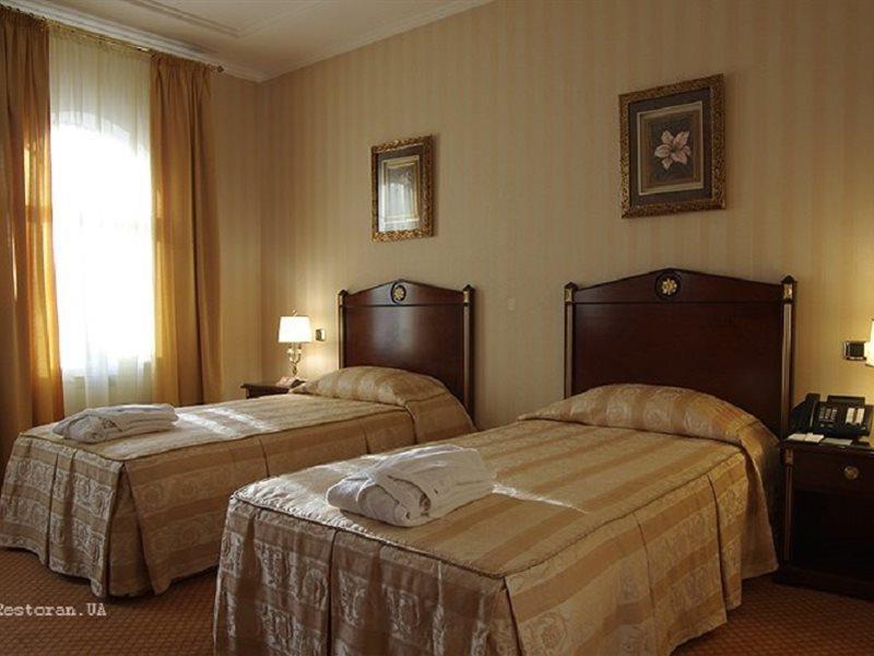 Optima Collection Podil Plaza Hotel Kiev Exterior foto