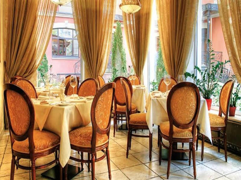Optima Collection Podil Plaza Hotel Kiev Exterior foto