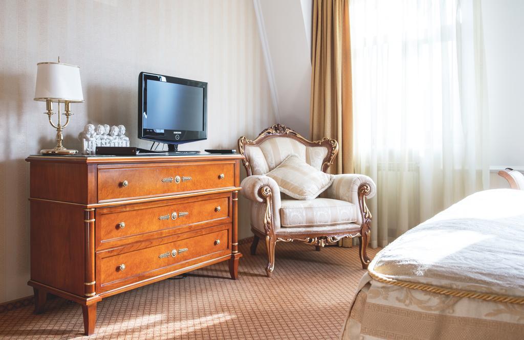 Optima Collection Podil Plaza Hotel Kiev Exterior foto